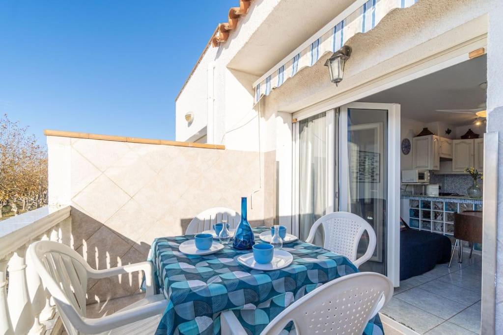 A16-Casa Con Barbacoa En La Playa Vila Empuriabrava Exterior foto